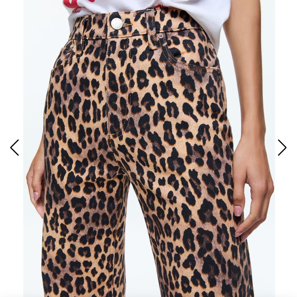 Alice + Olivia Leopard animal print high rise wide leg full length Jean size 30